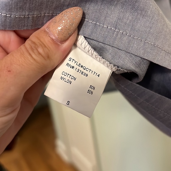 Bell sleeve SS chambray blouse - Picture 5 of 5